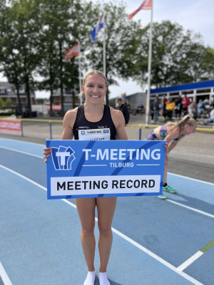 Leonie van Vliet (Groningen Atletiek): meetingrecord 200 meter